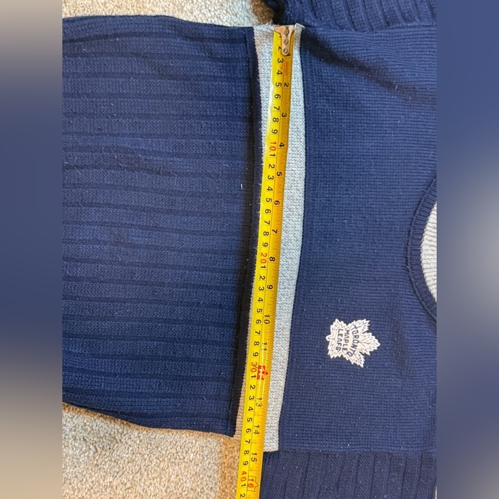 Vintage Toronto Maple Leafs Knit Sweater โ Size Small/24 โ Made in Canada - Picture 8 of 8
